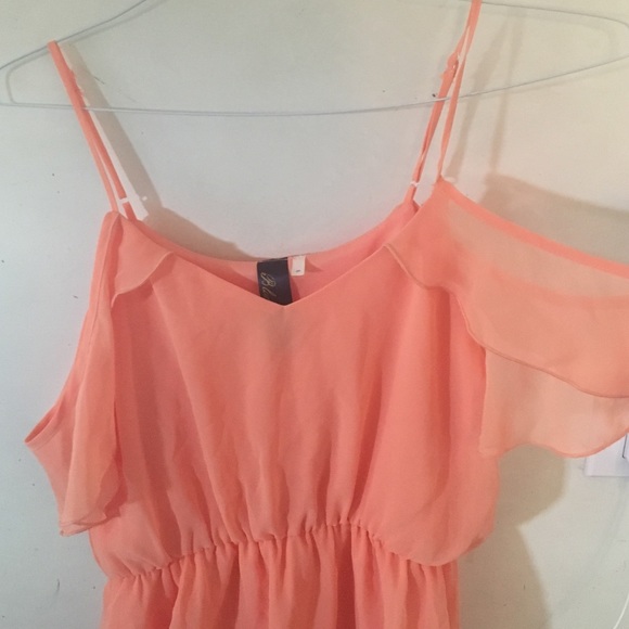 🌸SUNDAY FUNDAY SALE🌸Coral off the shoulder dress
