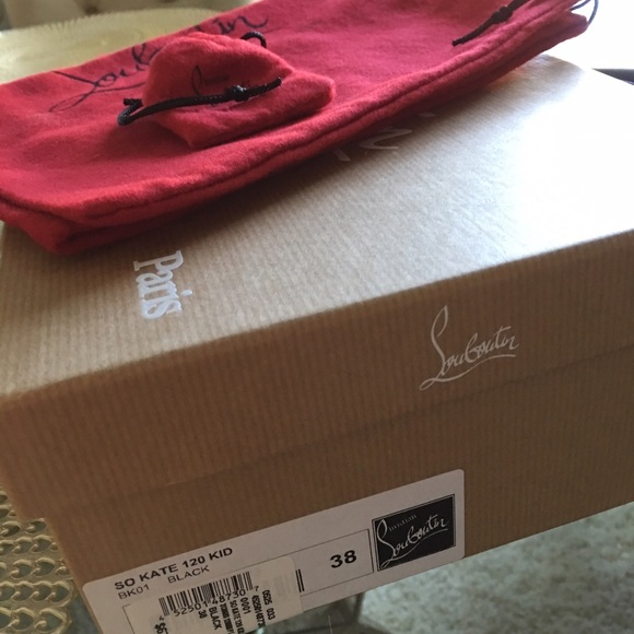 Christian Louboutin So Kate (size 38)
