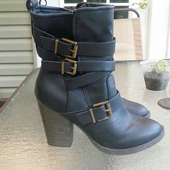 Heeled boots
