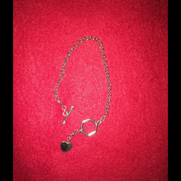 Jewelry - Pretty silver color  bracelet