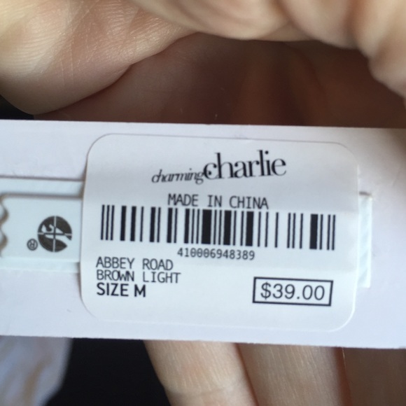 Tan or cream crochet fringe vest! NWT - Picture 3 of 4