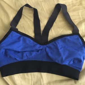 Lulu lemon sports bra size 4