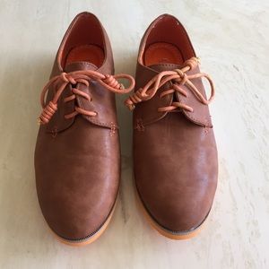 NWOT Brown and Orange Oxfords