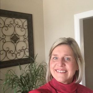 Meet your Posher, Laurie