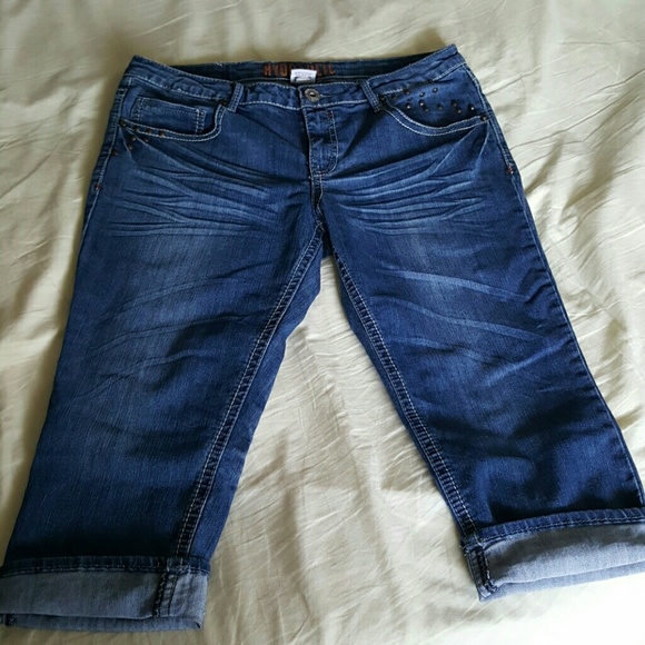 Hydraulic capri. Size 17/18 juniors