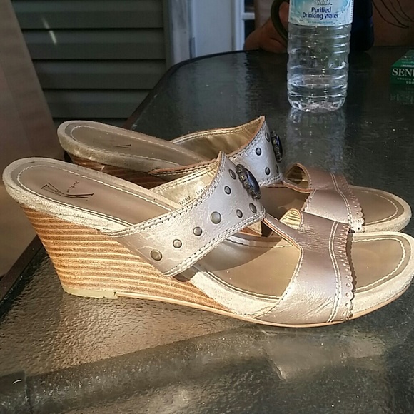 Wedge sandal - Picture 2 of 3