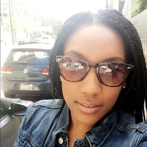 Meet your Posher, Cassondra