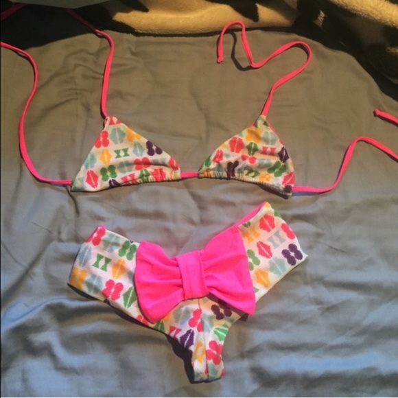 Lolli swim bow bikini