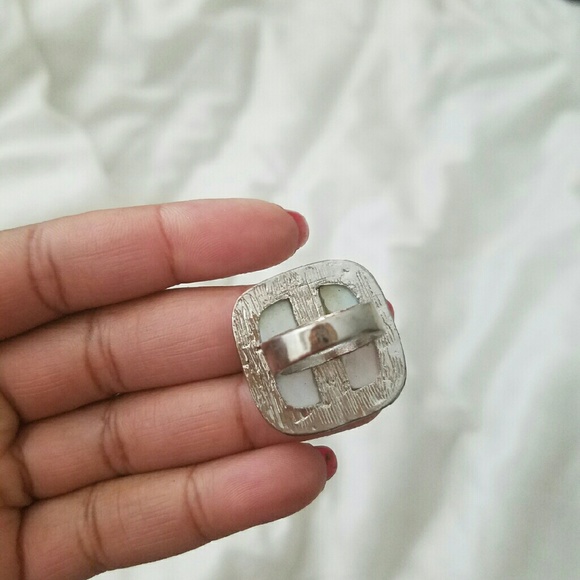 Square shaped ring - Picture 2 of 4