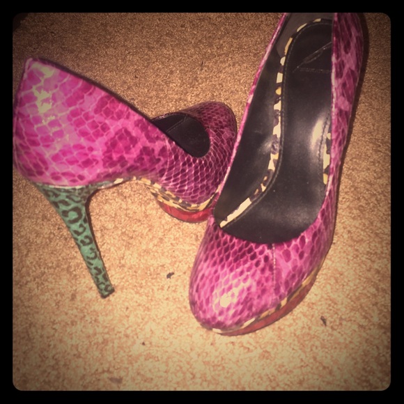 Brian Atwood Snakeskin Pumps - Picture 1 of 1