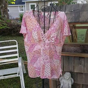 PRICE DROP!!!  Stunning Top.. NWOT..