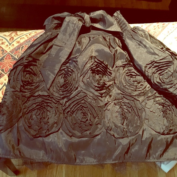 Black embroider skirt.