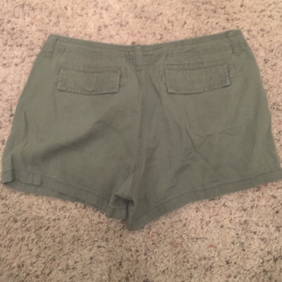 Army green shorts by Gap - Picture 3 of 3