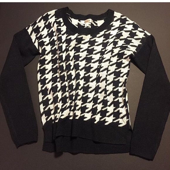 Decree Sweater - Picture 1 of 1