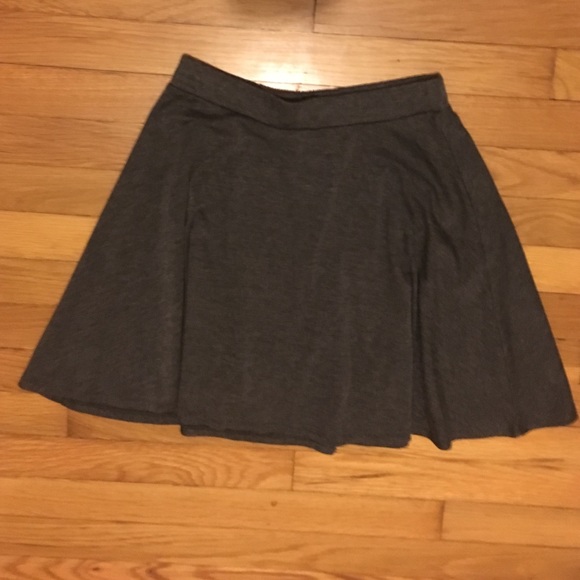 Short Heather Gray Skirt - Picture 2 of 3