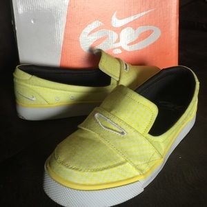 Womens Nike balsa casual shoe