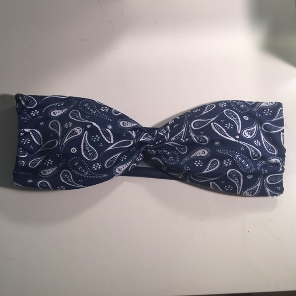 Blue and white bandeau with paisleys