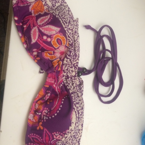 Bikini - Picture 2 of 2