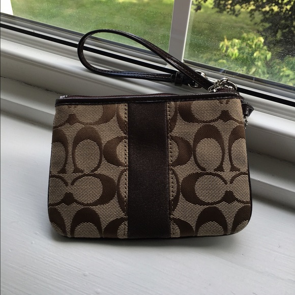 Coach Wristlet - Picture 4 of 4