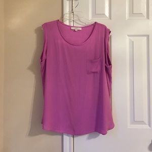 Sleeveless pocket top