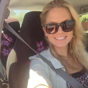 Meet your Posher, Alexis