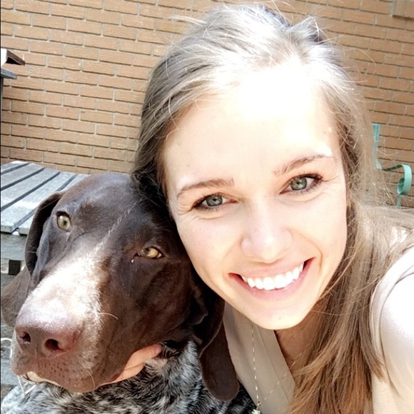 Meet your Posher, Caitlin