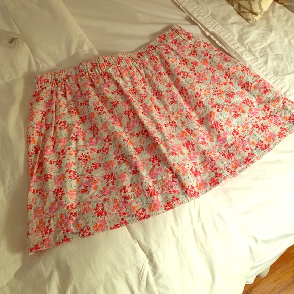 J. Crew Factory Dresses & Skirts - Floral jcrew factory mini skirt