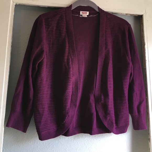 Crop scallop sweater, never worn!