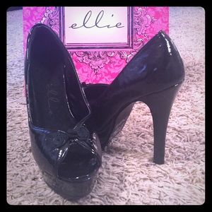 Sale🎉 New Black Peep Toe!!