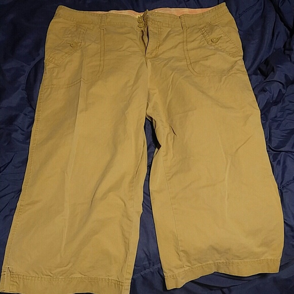 Old navy Capri size 16