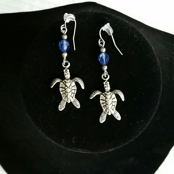 🌊Silver Sea Turtle dangle earrings🐢