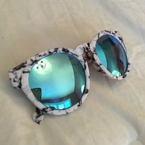 QUAY reflective sunglasses