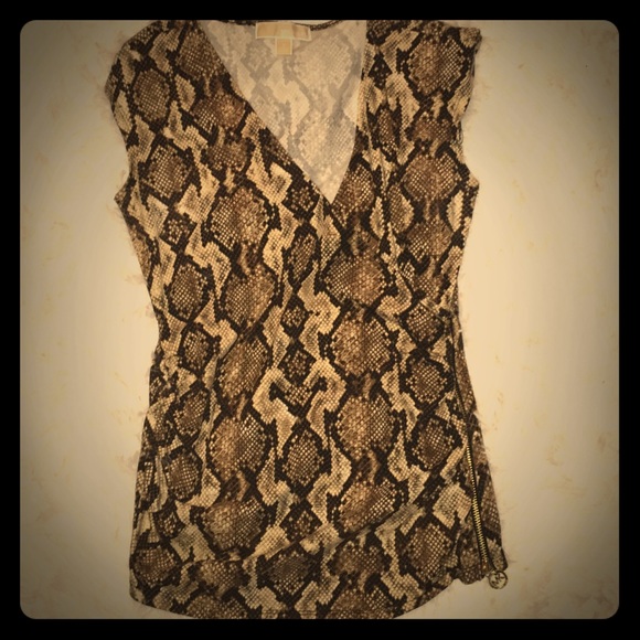 Snake print Michael Kors v-neck tank!