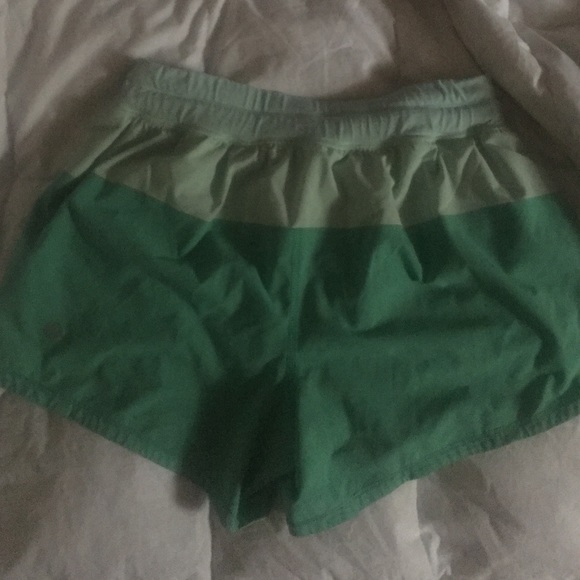 Lulu Shorts - Picture 1 of 3