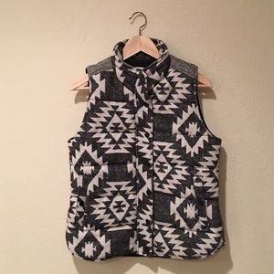 Heathered Aztec Print Vest