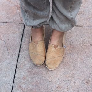 TAN corduroy Toms