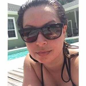 Meet your Posher, Debora