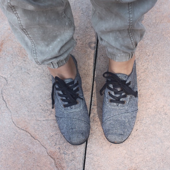 Toms grey lace up sneakers