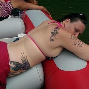 Meet your Posher, Adrianne