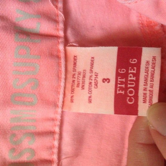 Shorts - Picture 2 of 3