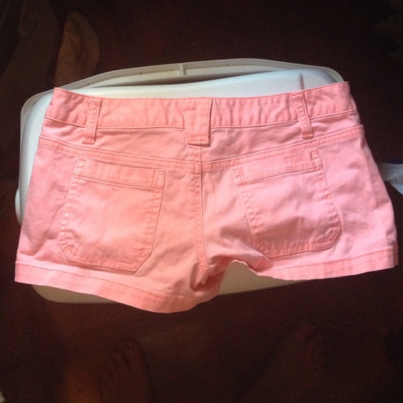 Shorts - Picture 3 of 3