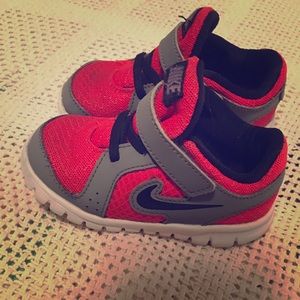 Nike boy toddler shoes