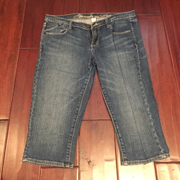 Abercrombie & Fitch Bermuda Length Shorts