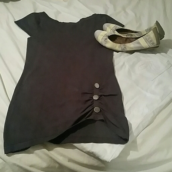 **Sale!** Dark gray top with silver button accent - Picture 1 of 3