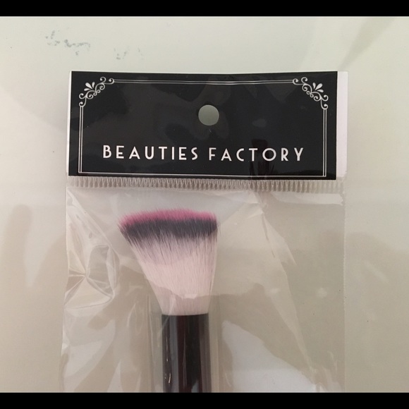 NWT - beauties factory makeup brush - Picture 2 of 2
