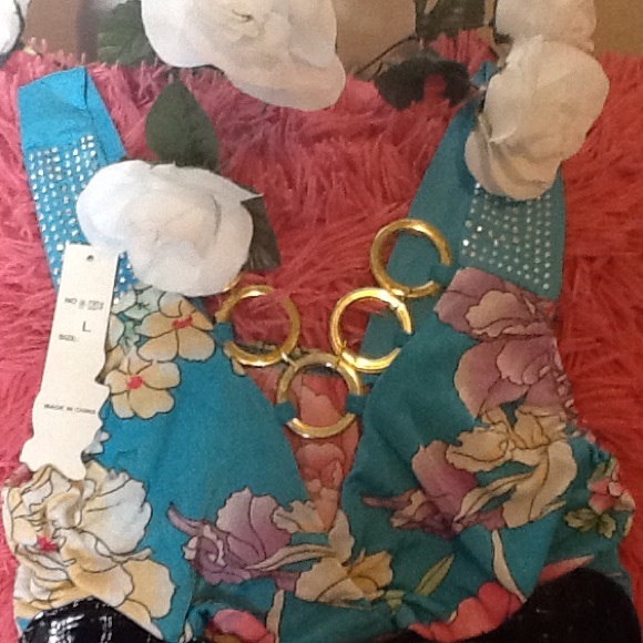 NWT Elegant multi color top - Picture 2 of 2