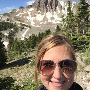 Meet your Posher, Crystal