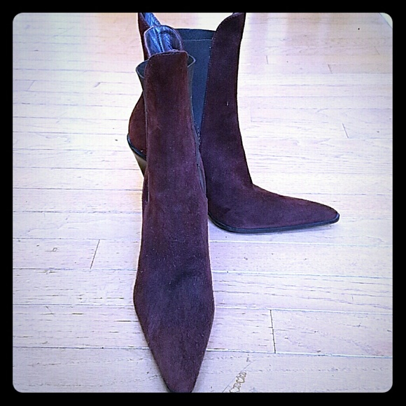 Sexy chocolate brown suede boots w/4 inch heels