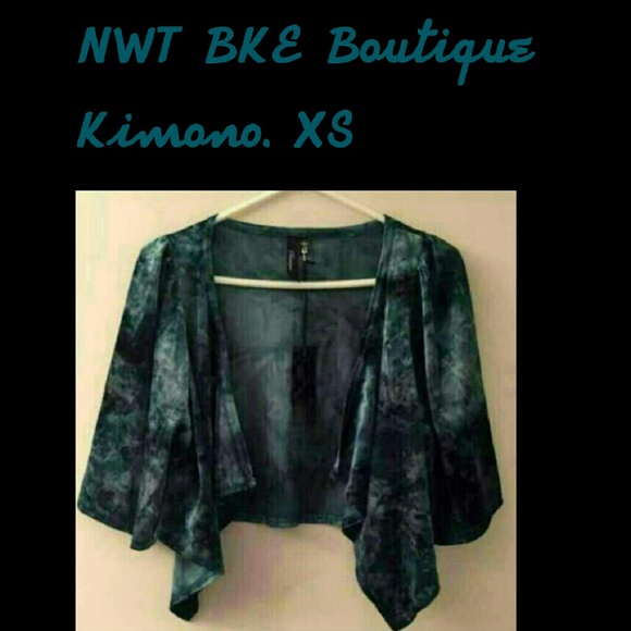 NWT BKE Boutique Crushed Velvet Tie Dye Kimono XS