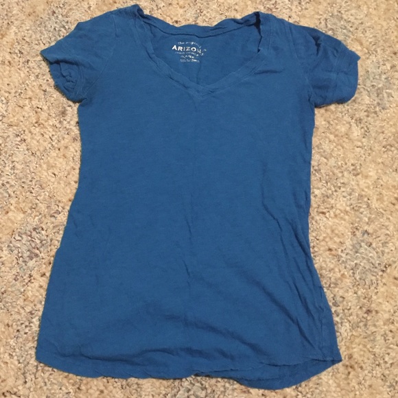 3 short sleeve v-neck shirts - Picture 2 of 3